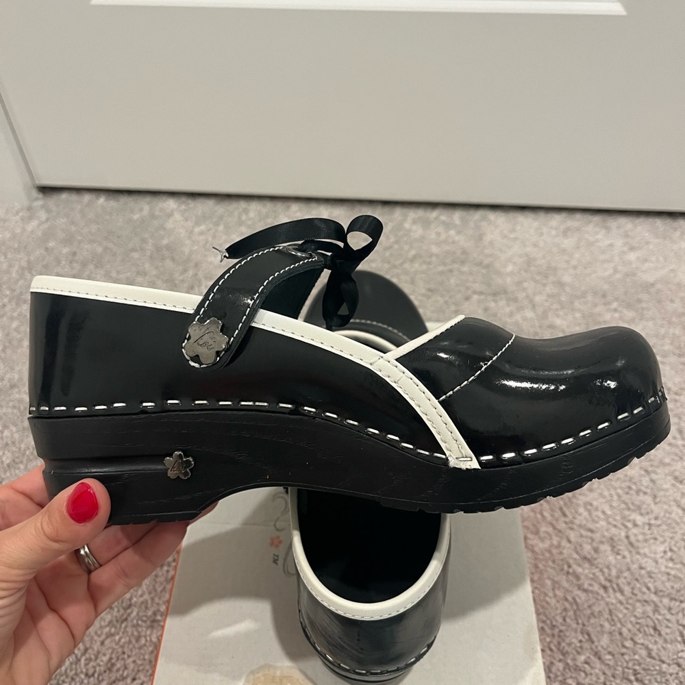 Sanita Black and White Women's Clogs BRAND NEW